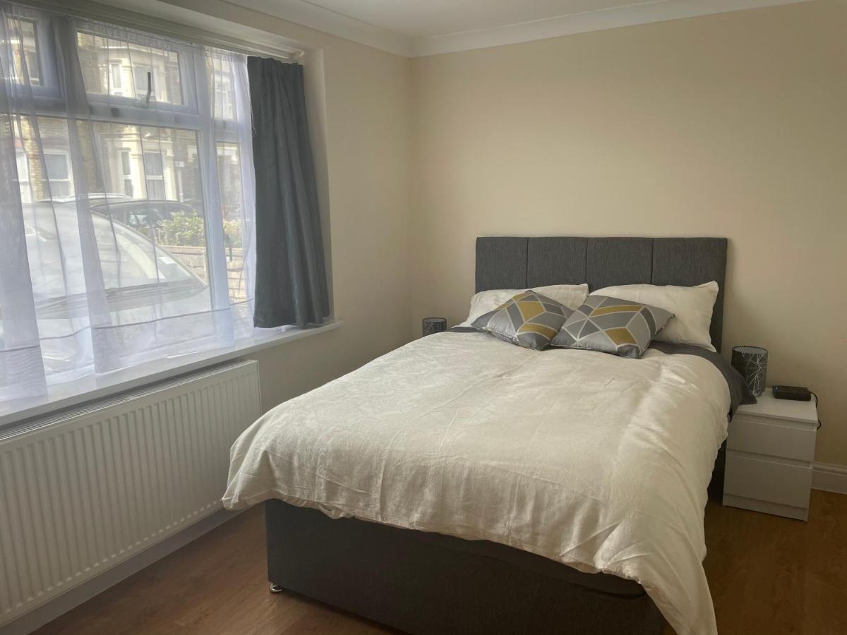 Kensal Lodge Guest House Londra Esterno foto