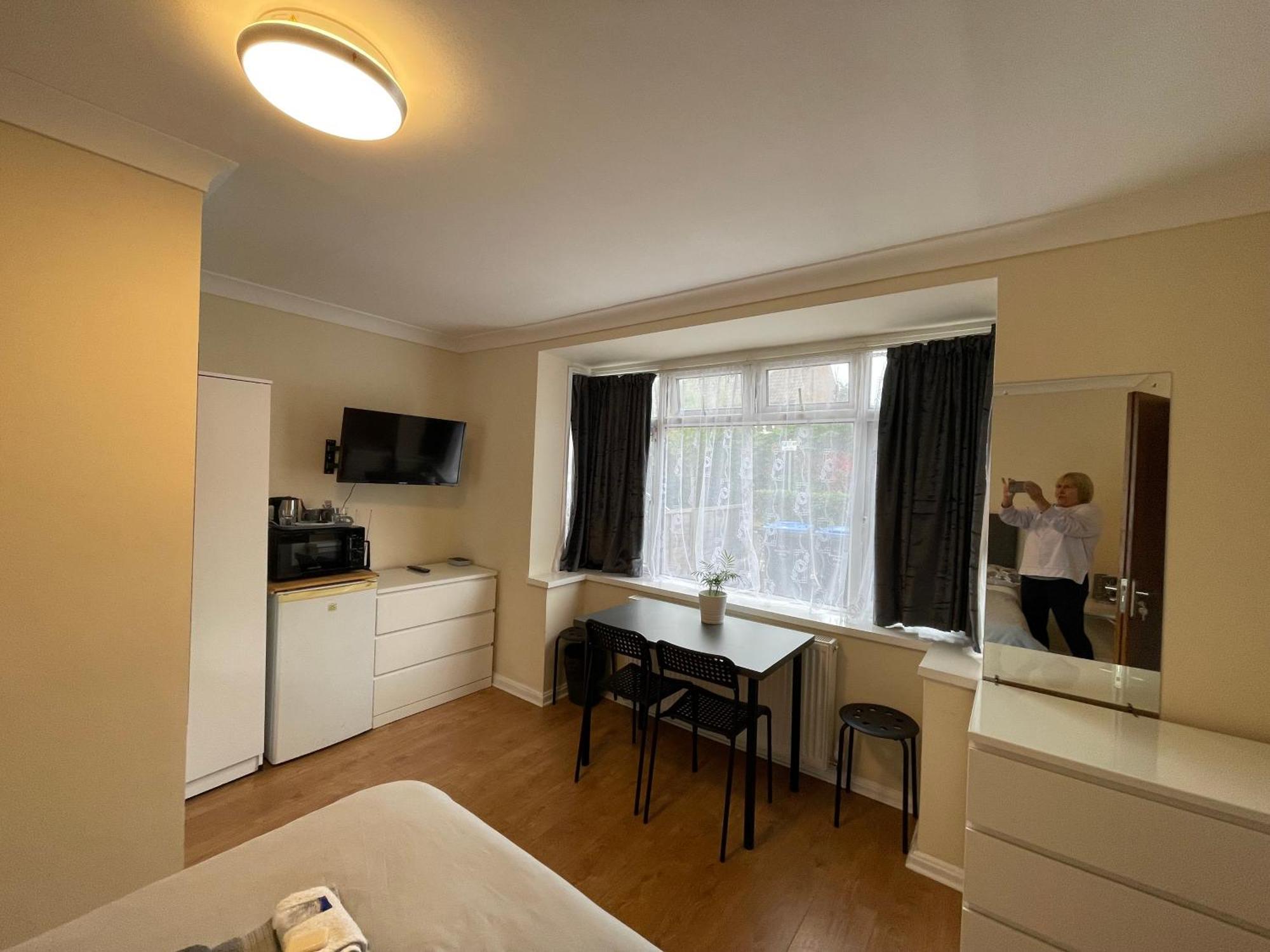 Kensal Lodge Guest House Londra Esterno foto