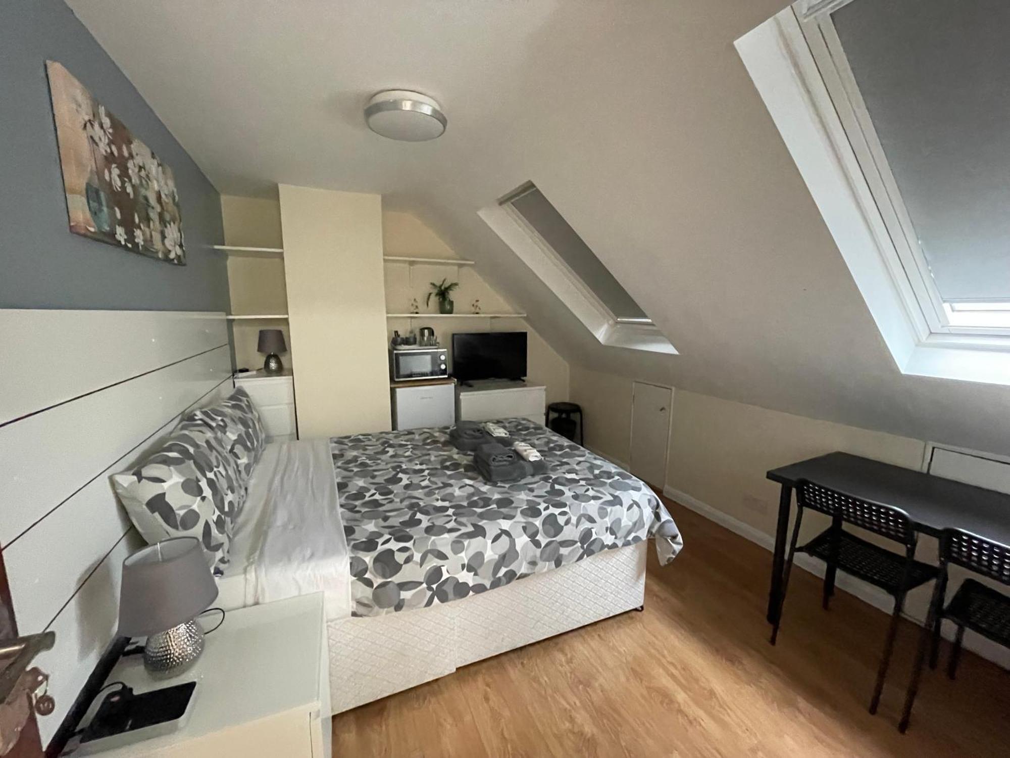 Kensal Lodge Guest House Londra Esterno foto