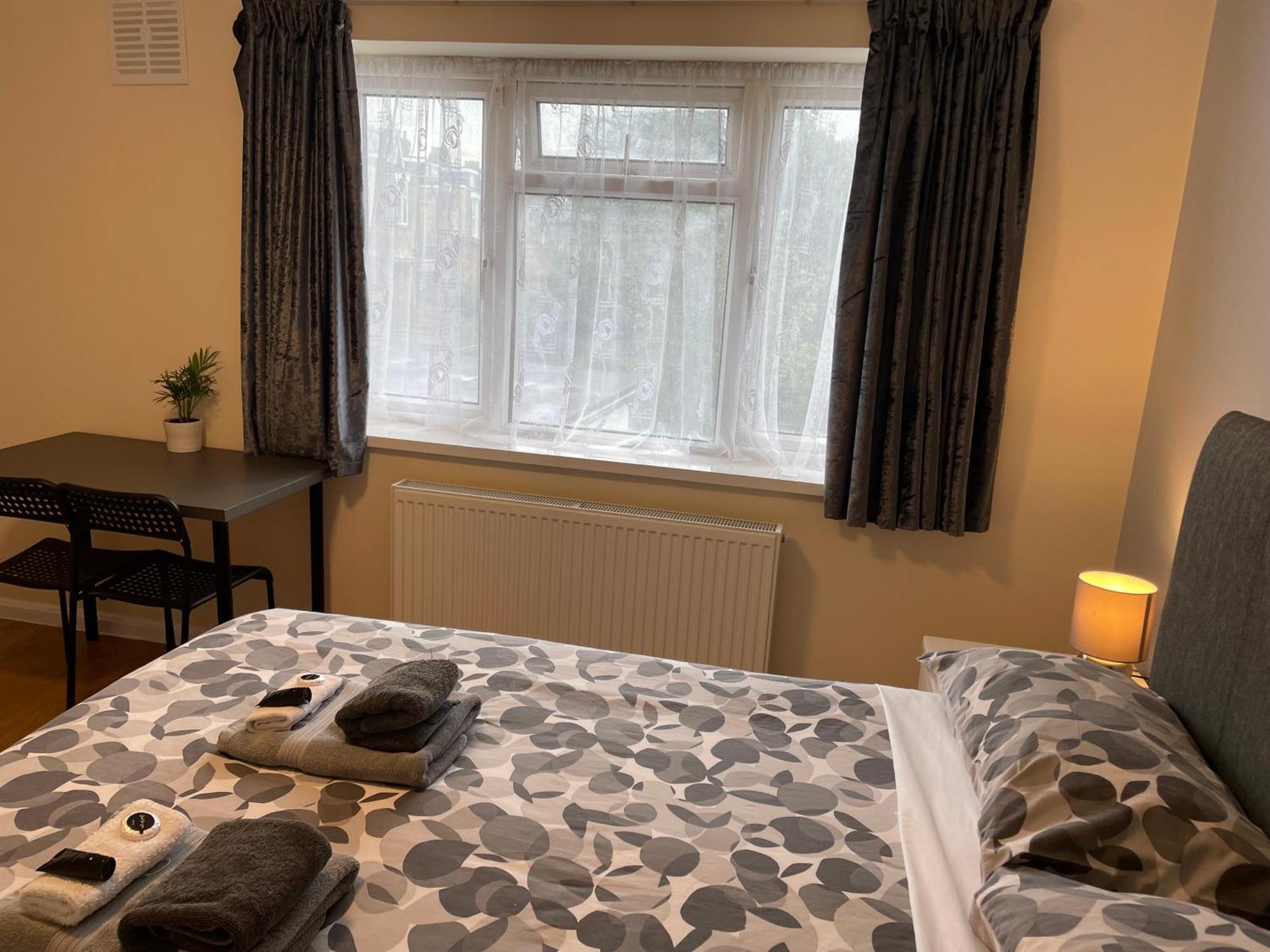 Kensal Lodge Guest House Londra Esterno foto